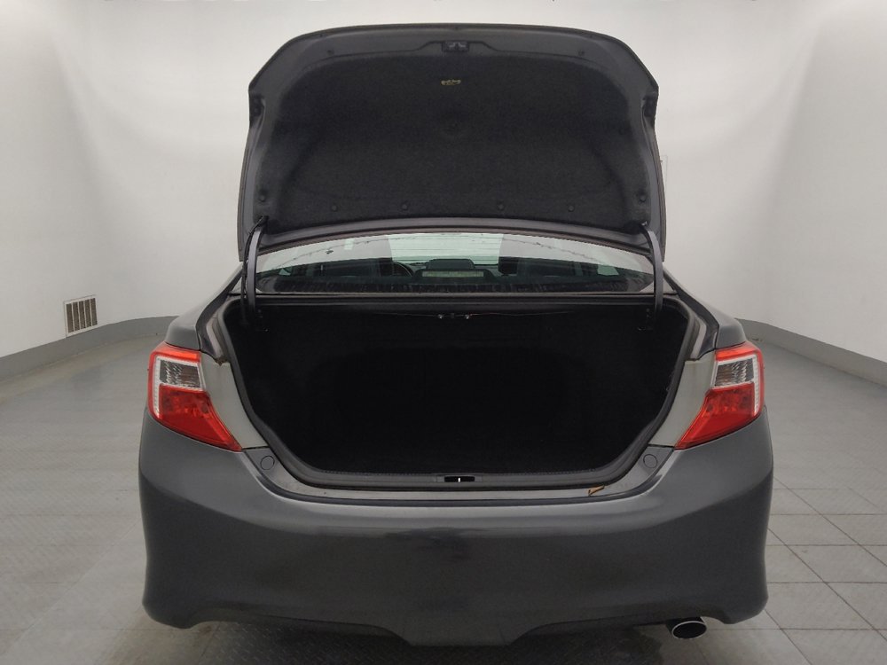 Used 2014 Toyota Camry SE image 29