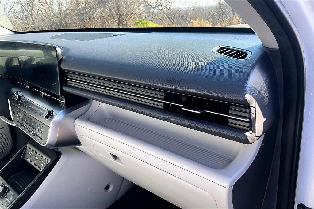 Used 2024 Hyundai Kona Limited image 21