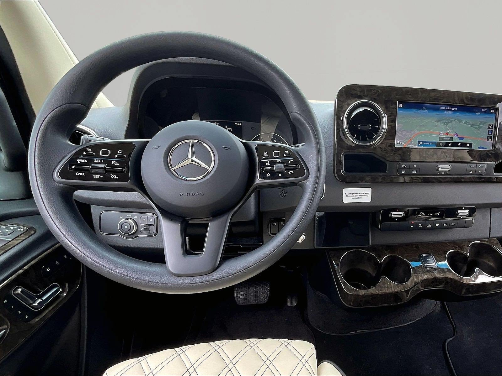 Used 2022 Mercedes-Benz Sprinter 2500 image 8