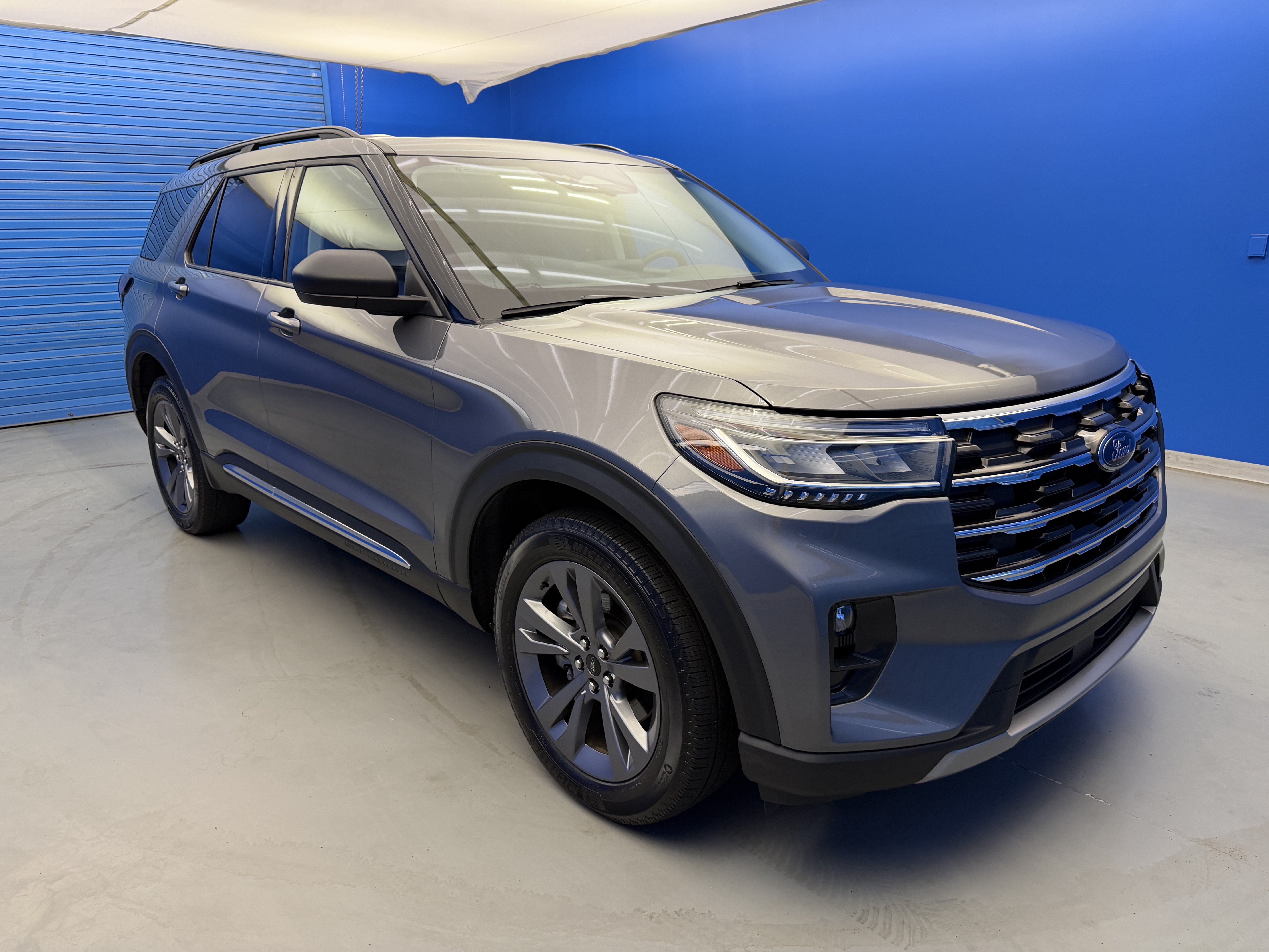 Used 2025 Ford Explorer Active w/ Active Comfort Package AWD/4WD image 2