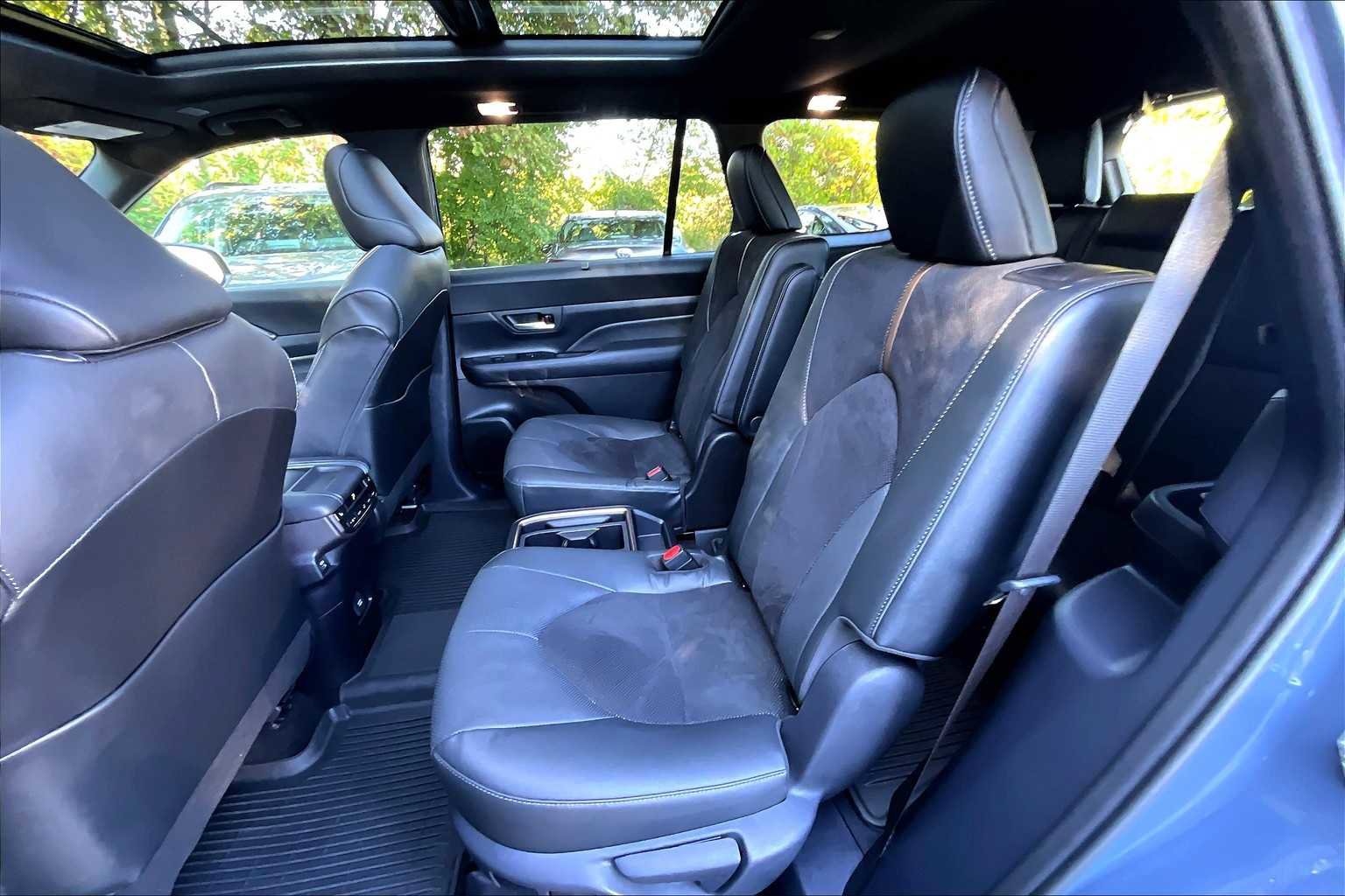 Used 2024 Toyota Grand Highlander AWD Hybrid image 19