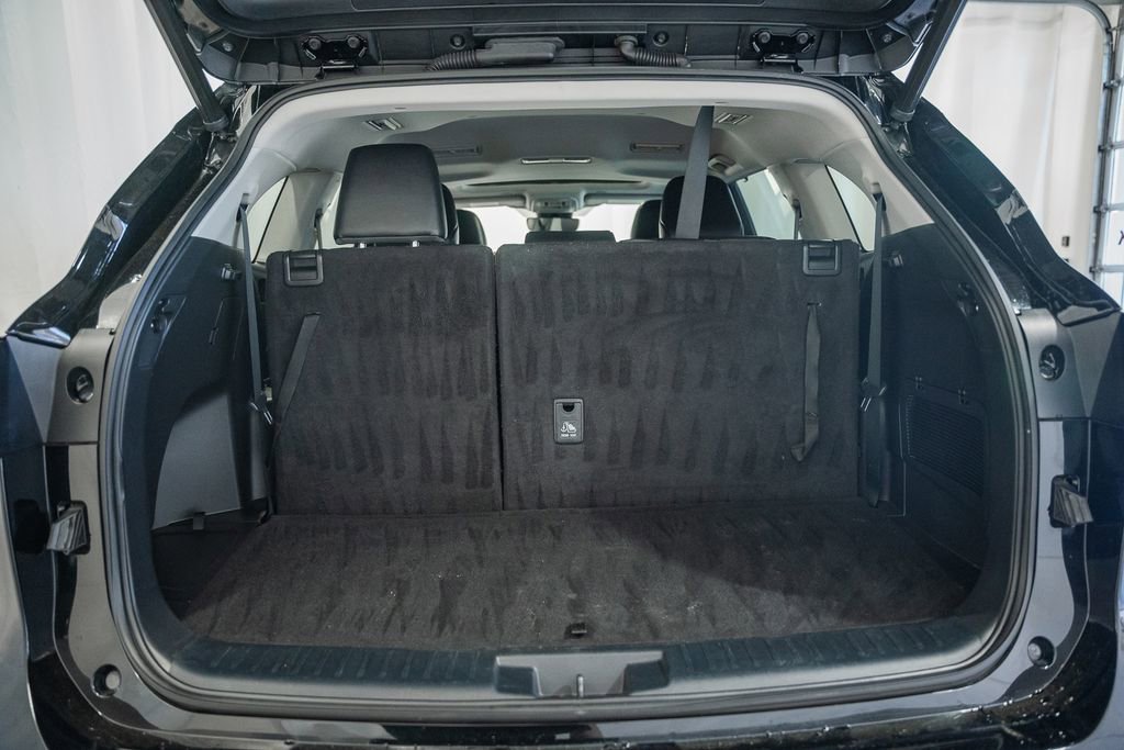 Used 2023 Toyota Highlander XLE image 8