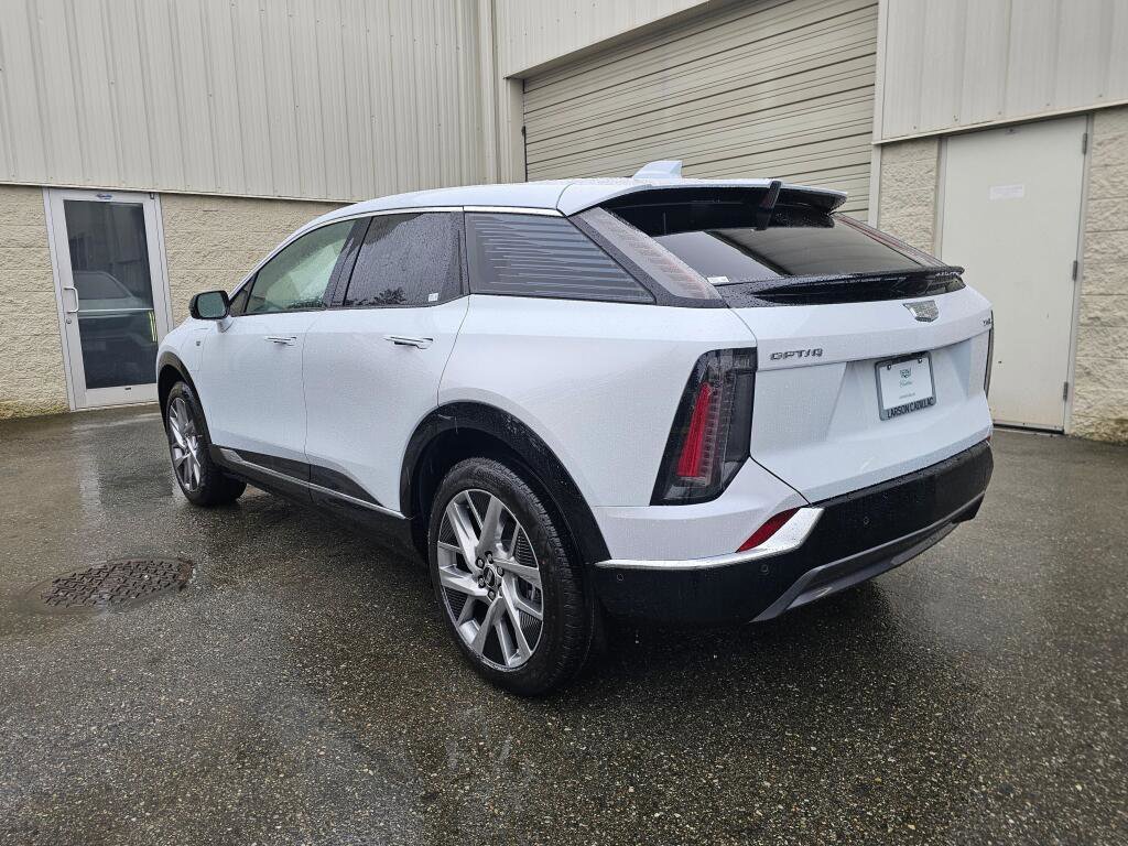 New 2026 Cadillac Optiq Luxury 2 image 4