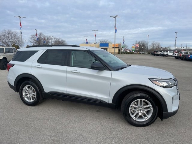 New 2026 Ford Explorer Active image 2