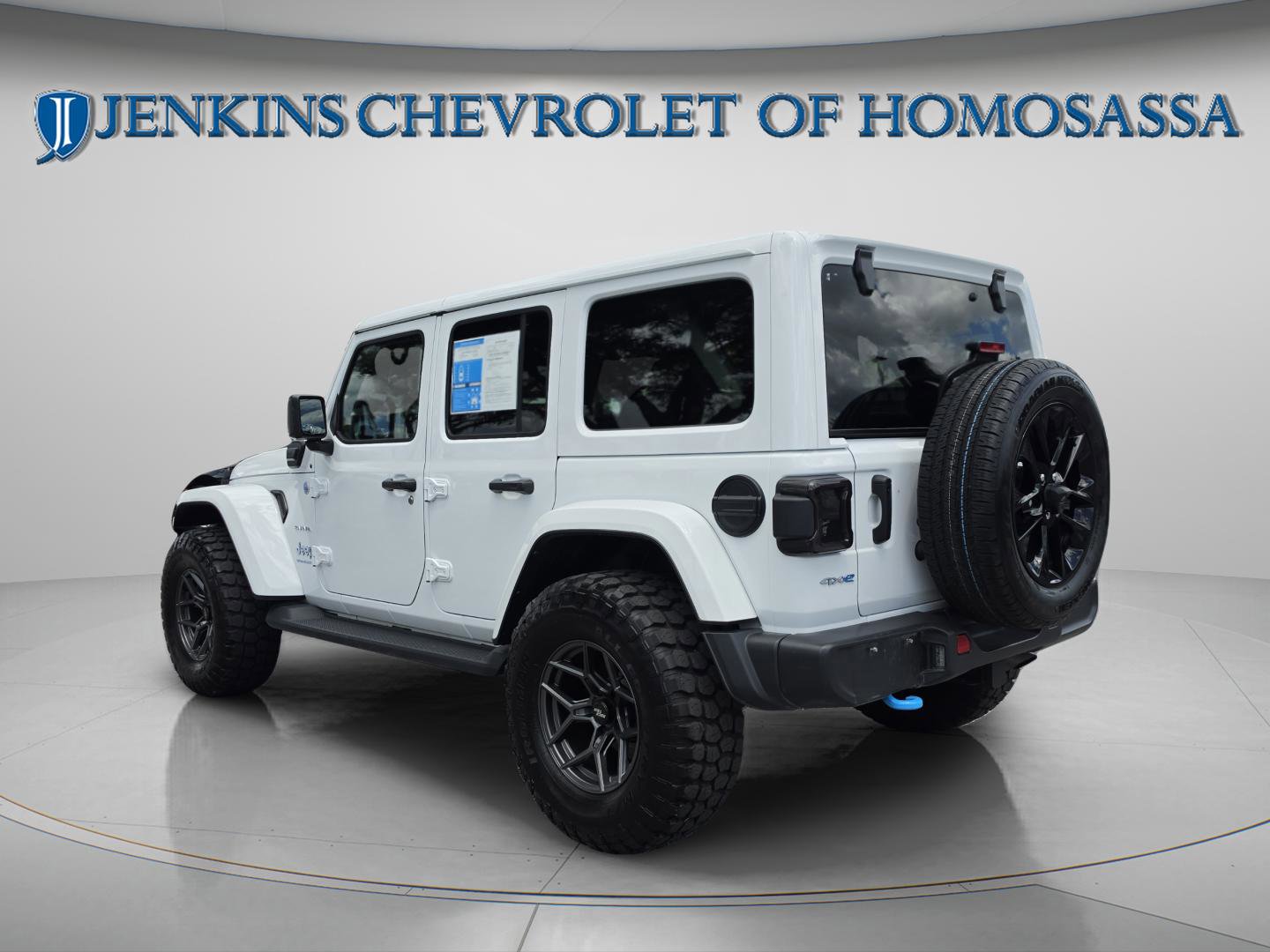 Used 2024 Jeep Wrangler Unlimited Sahara AWD/4WD image 8