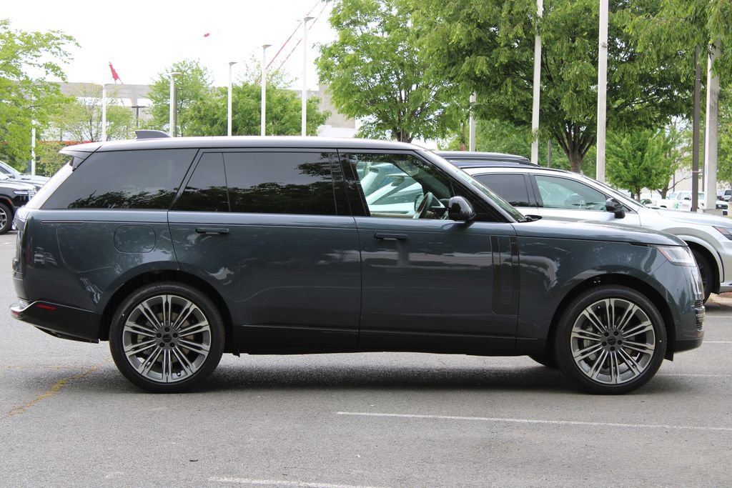 New 2026 Land Rover Range Rover Long Wheelbase SE AWD/4WD image 9