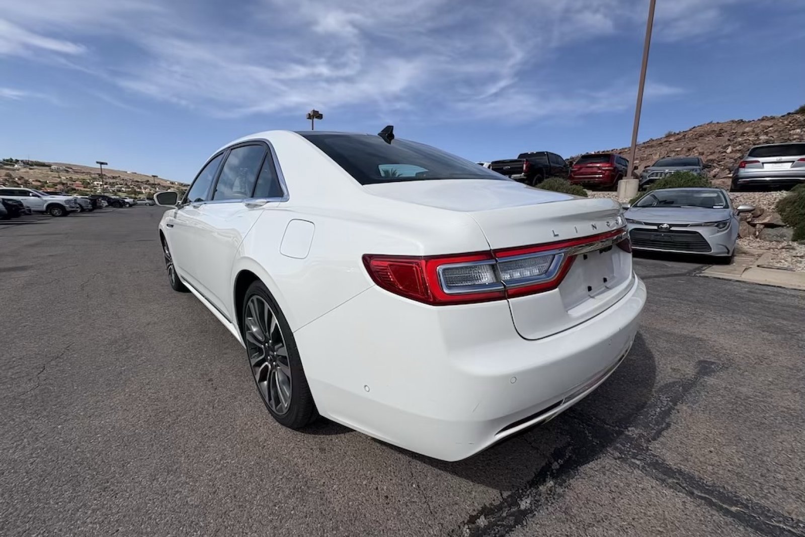 Used 2020 Lincoln Continental Reserve w/ Luxury Package image 3