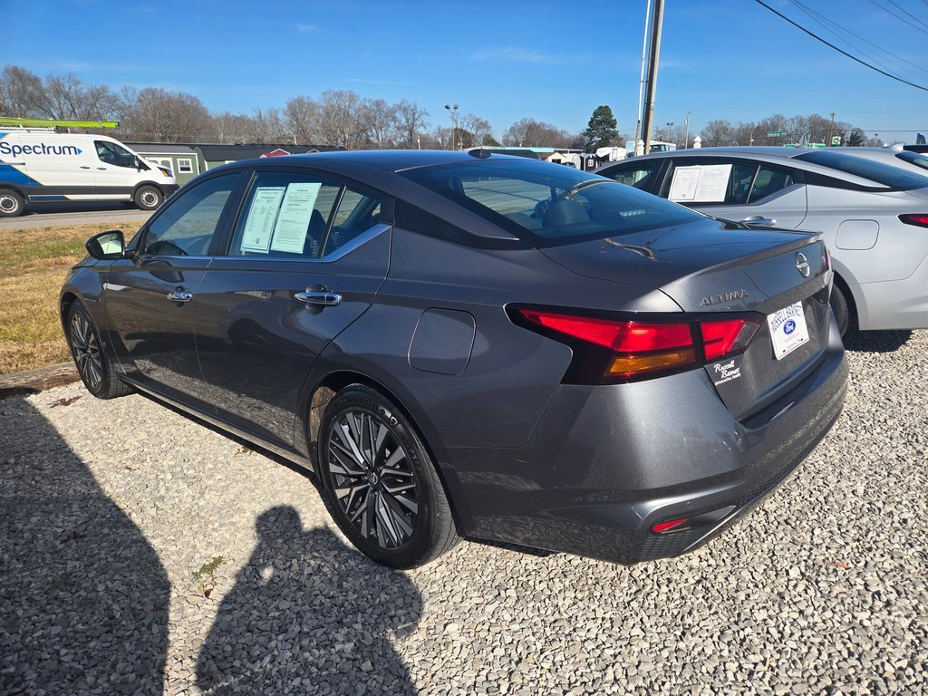 Used 2024 Nissan Altima 2.5 SV image 3