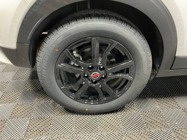 Used 2023 Nissan Kicks SR w/ SR Premium Package FWD image 42