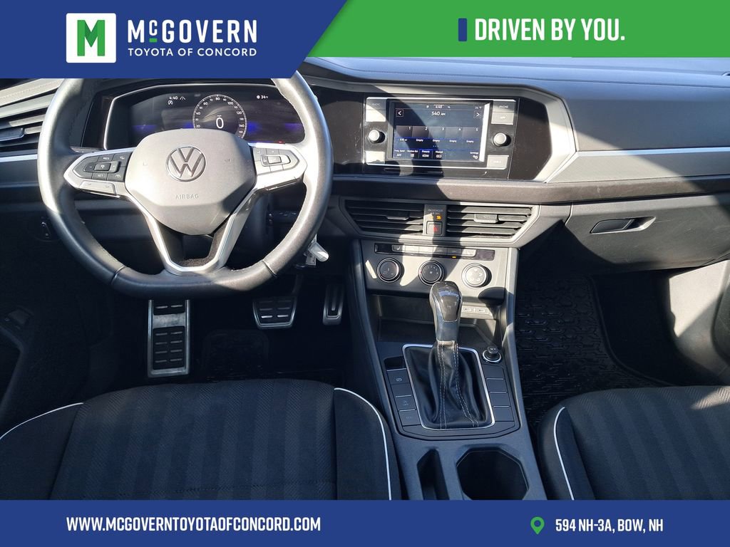 Used 2024 Volkswagen Jetta Sport image 19