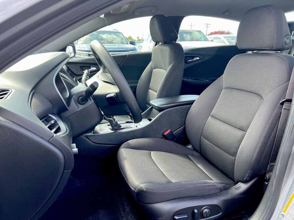 Used 2024 Chevrolet Malibu LT FWD image 17
