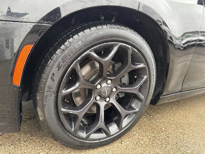 Used 2020 Chrysler 300 S image 13