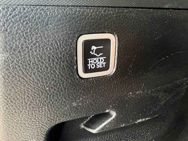 Used 2023 Jeep Wagoneer L Series III w/ Preferred Equipment Group AWD/4WD image 45