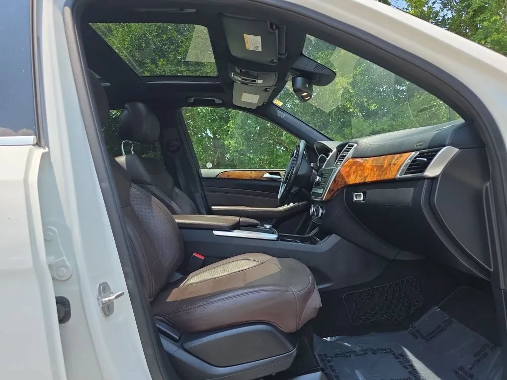 Used 2015 Mercedes-Benz ML 400 4MATIC image 46