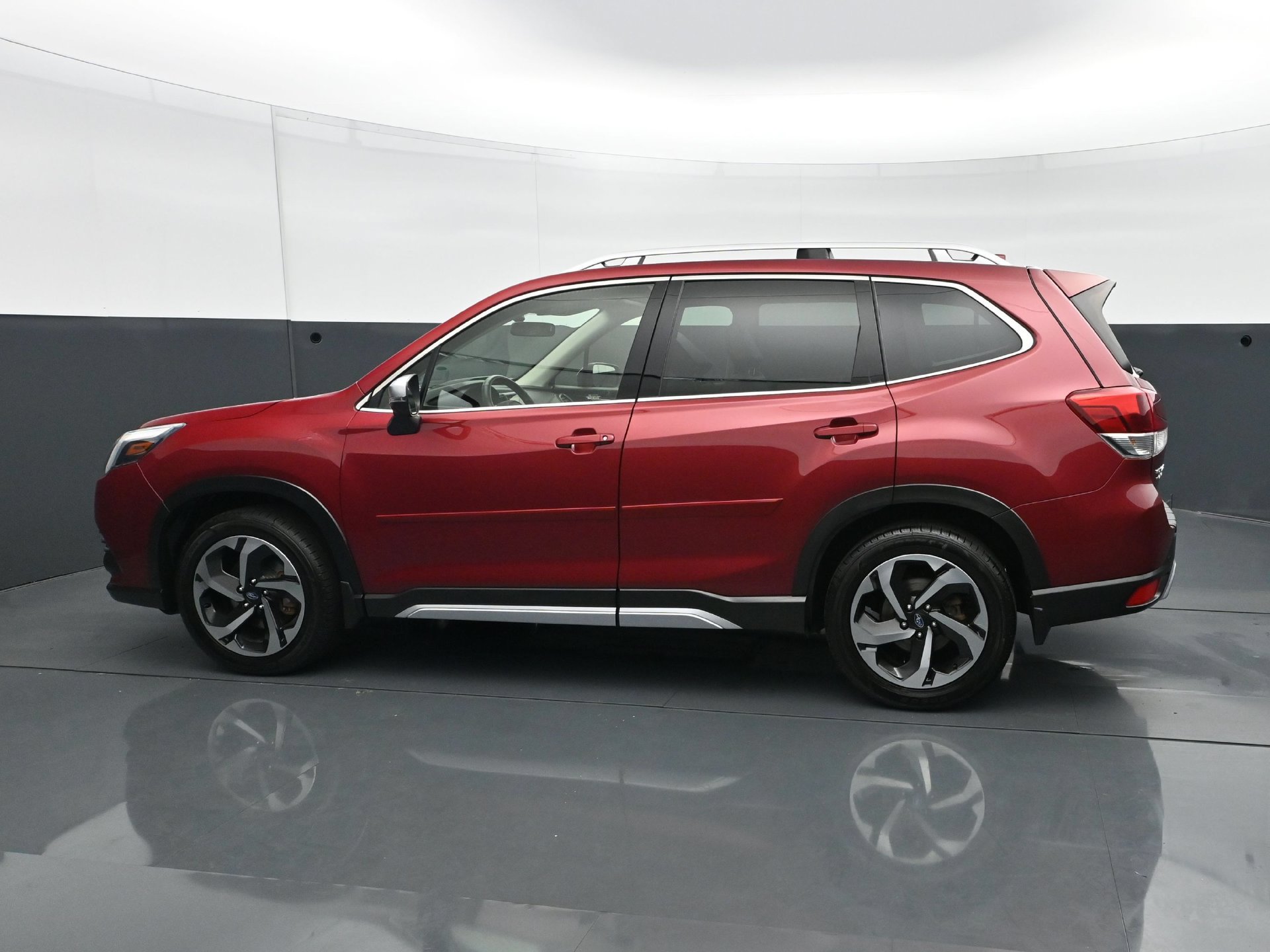 Used 2023 Subaru Forester Touring AWD/4WD image 3