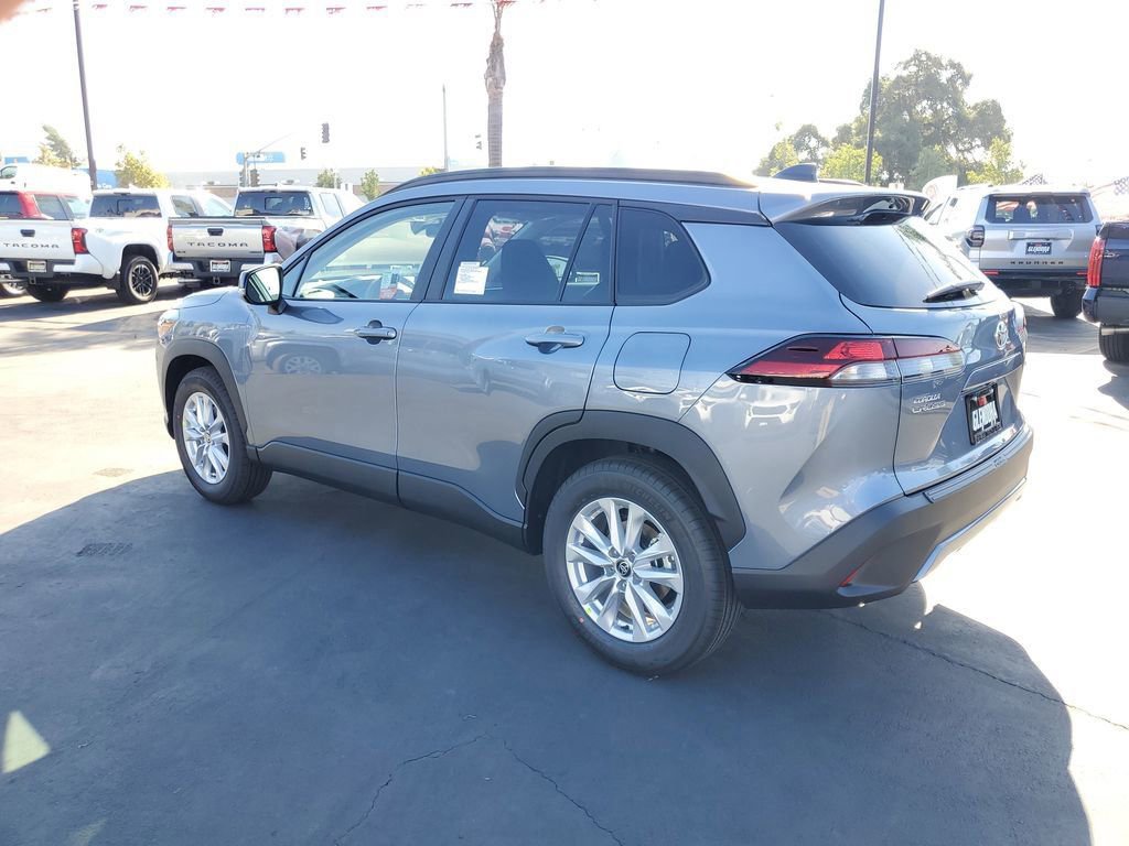 New 2026 Toyota Corolla Cross LE image 5