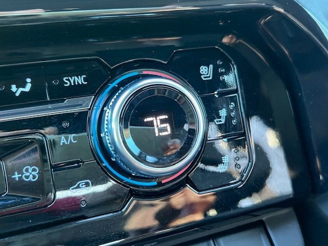 Used 2025 GMC Sierra 1500 AT4 image 7