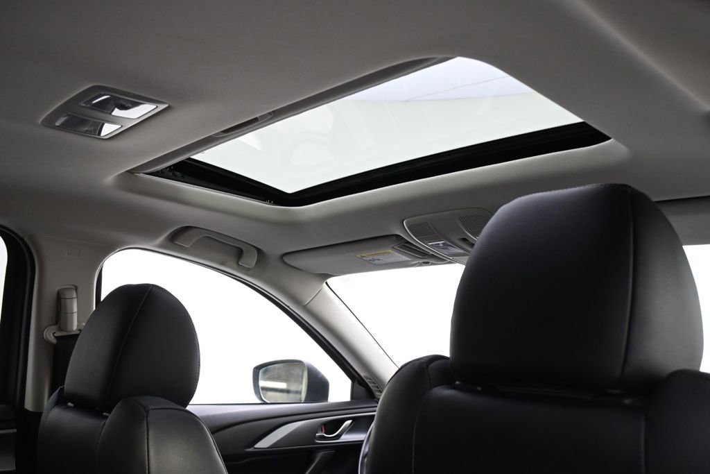 Used 2023 MAZDA CX-9 Touring image 17