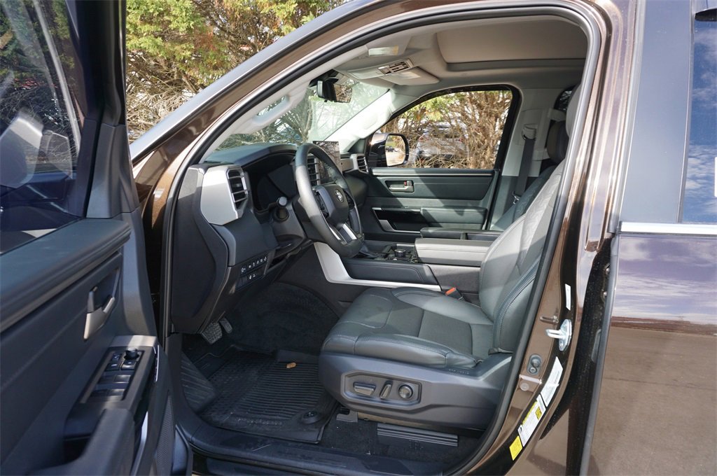 Used 2024 Toyota Tundra Limited image 2