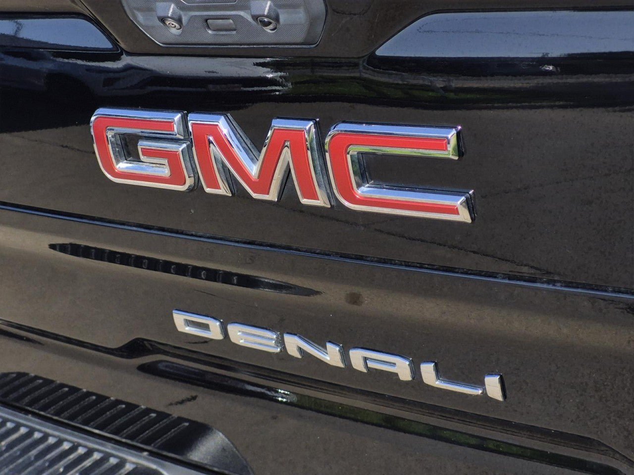 Certified 2023 GMC Sierra 1500 Denali w/ Technology Package AWD/4WD image 8