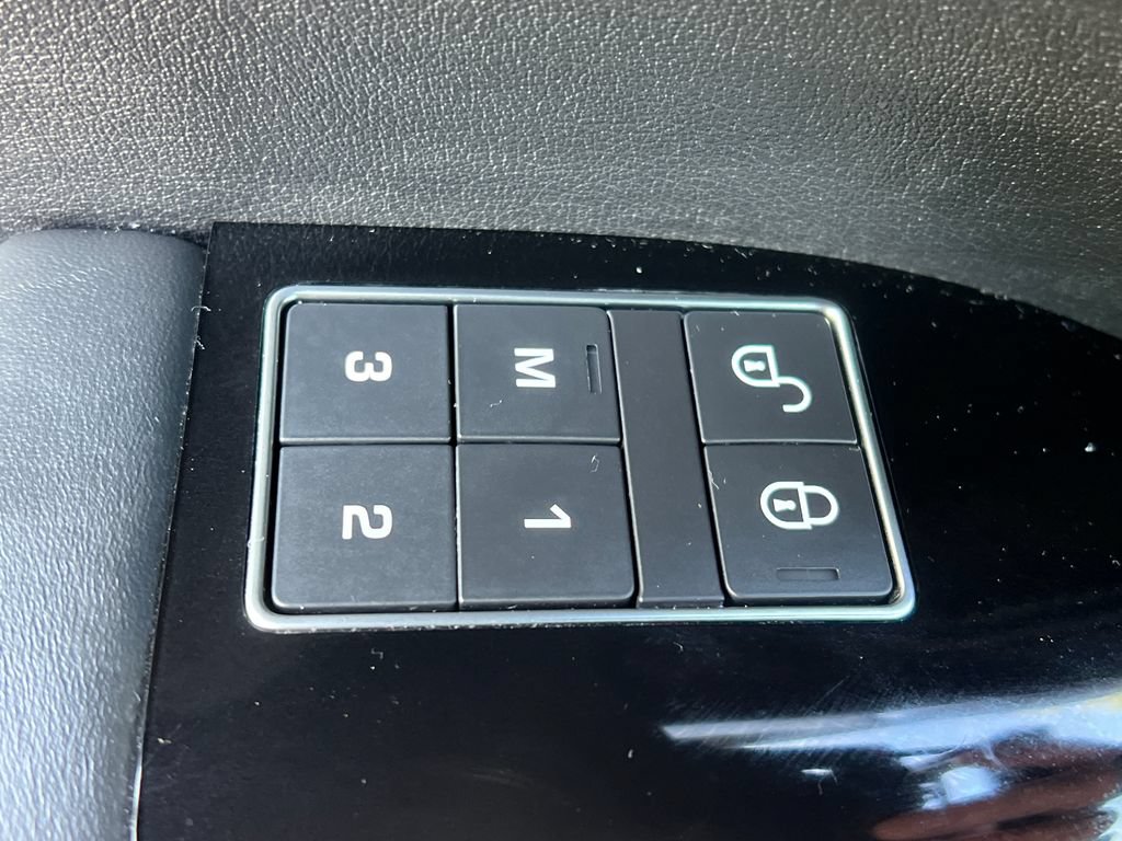 Used 2018 Land Rover Range Rover Sport HSE AWD/4WD image 29