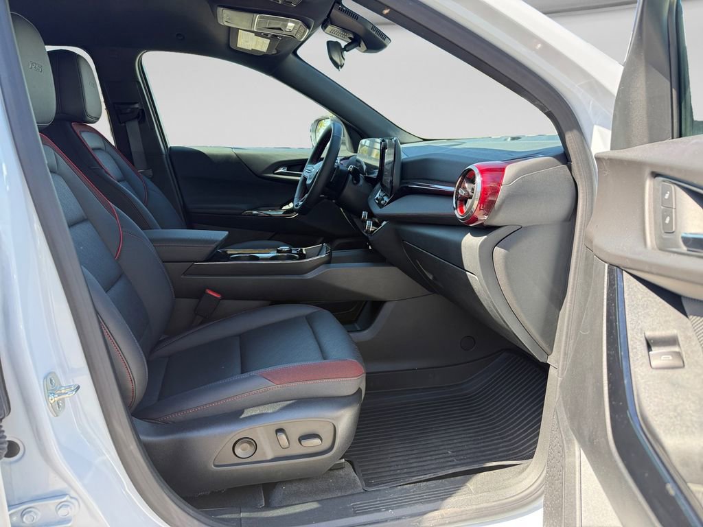 Used 2026 Chevrolet Equinox RS w/ Convenience Package III image 17