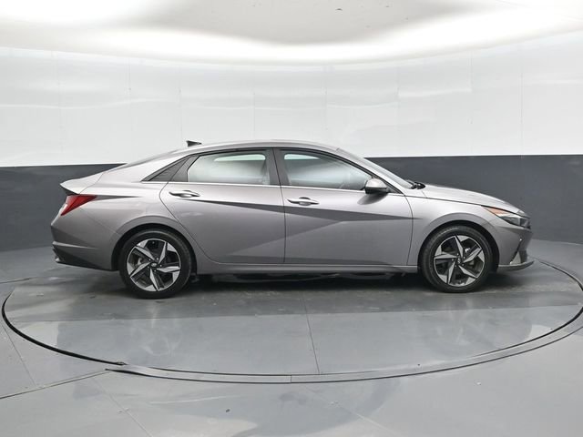Used 2023 Hyundai Elantra Limited image 2