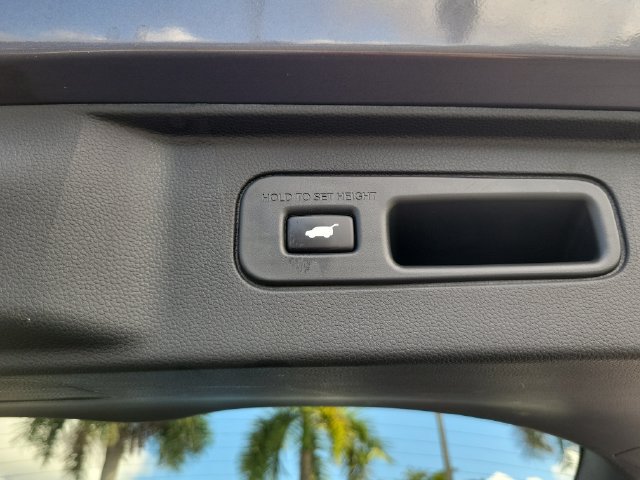 Used 2023 Honda Pilot Touring image 10