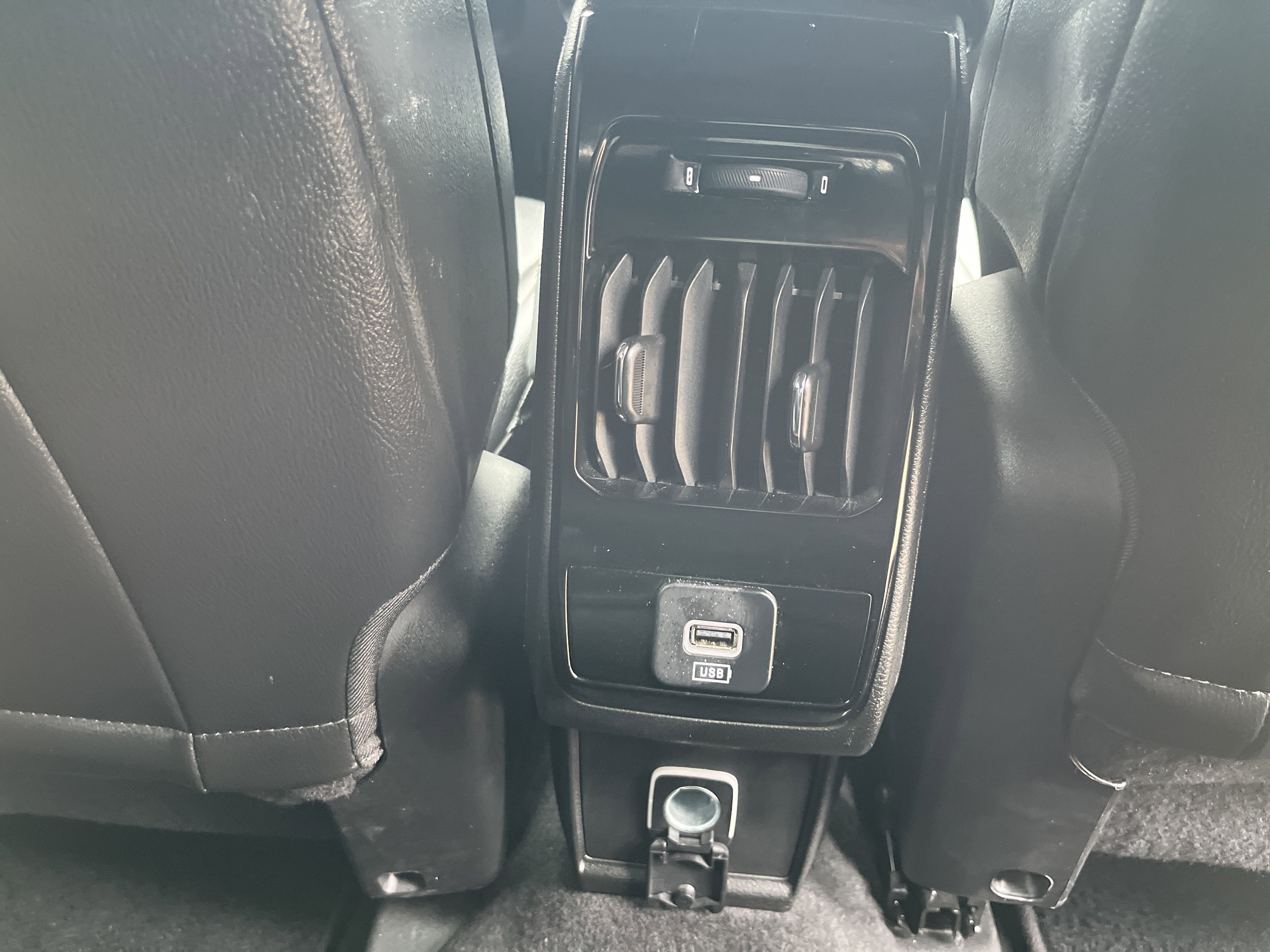 Used 2024 Jeep Compass Limited image 23