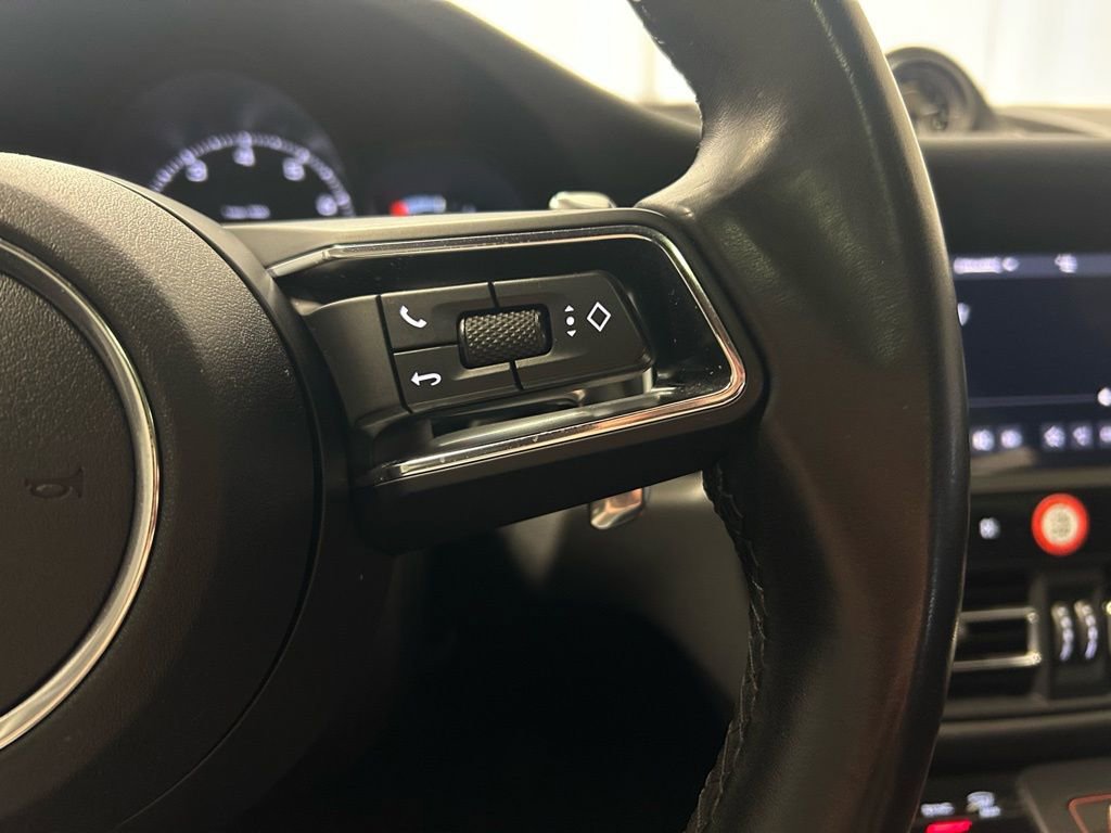 Certified 2023 Porsche Macan Turbo image 16