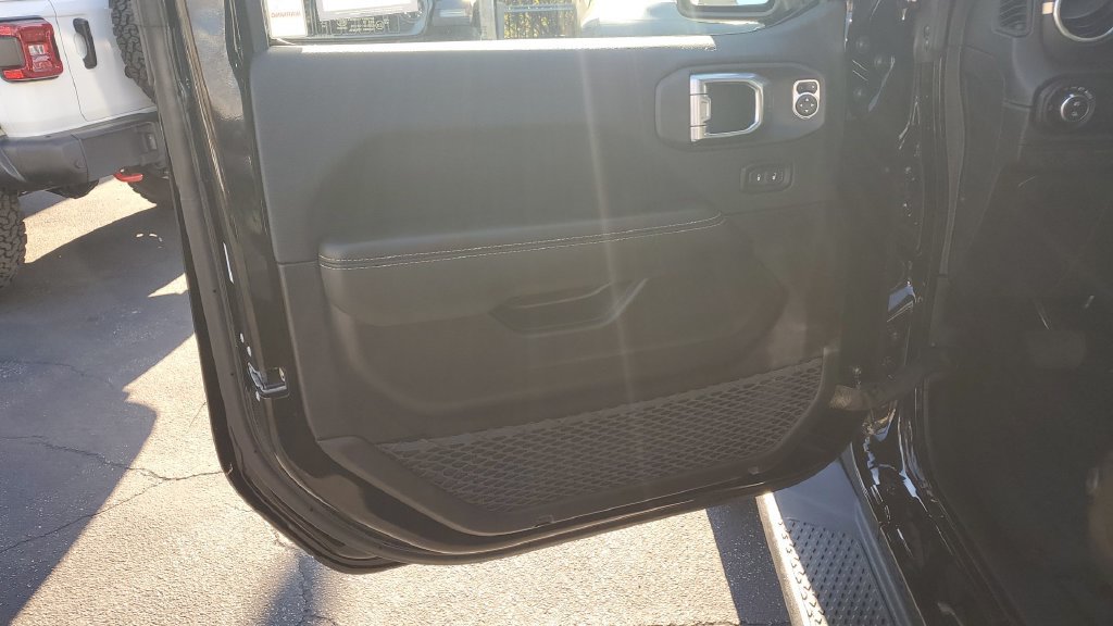 Used 2025 Jeep Gladiator Sport AWD/4WD image 20