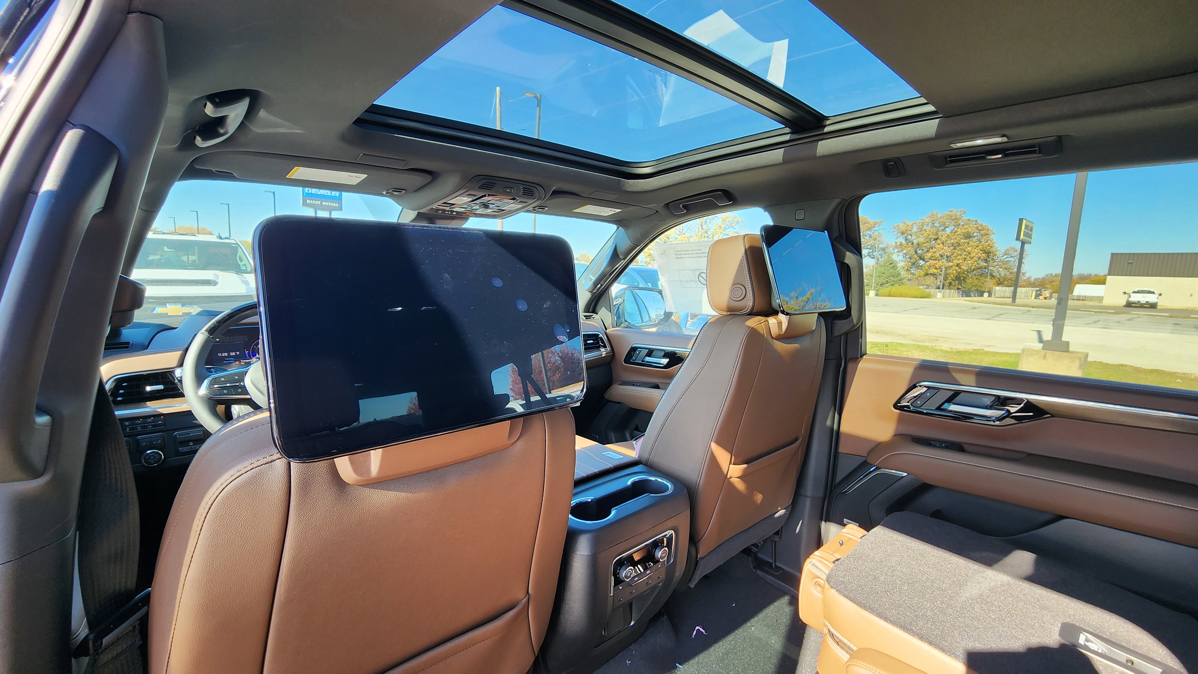 New 2026 Chevrolet Suburban High Country image 22