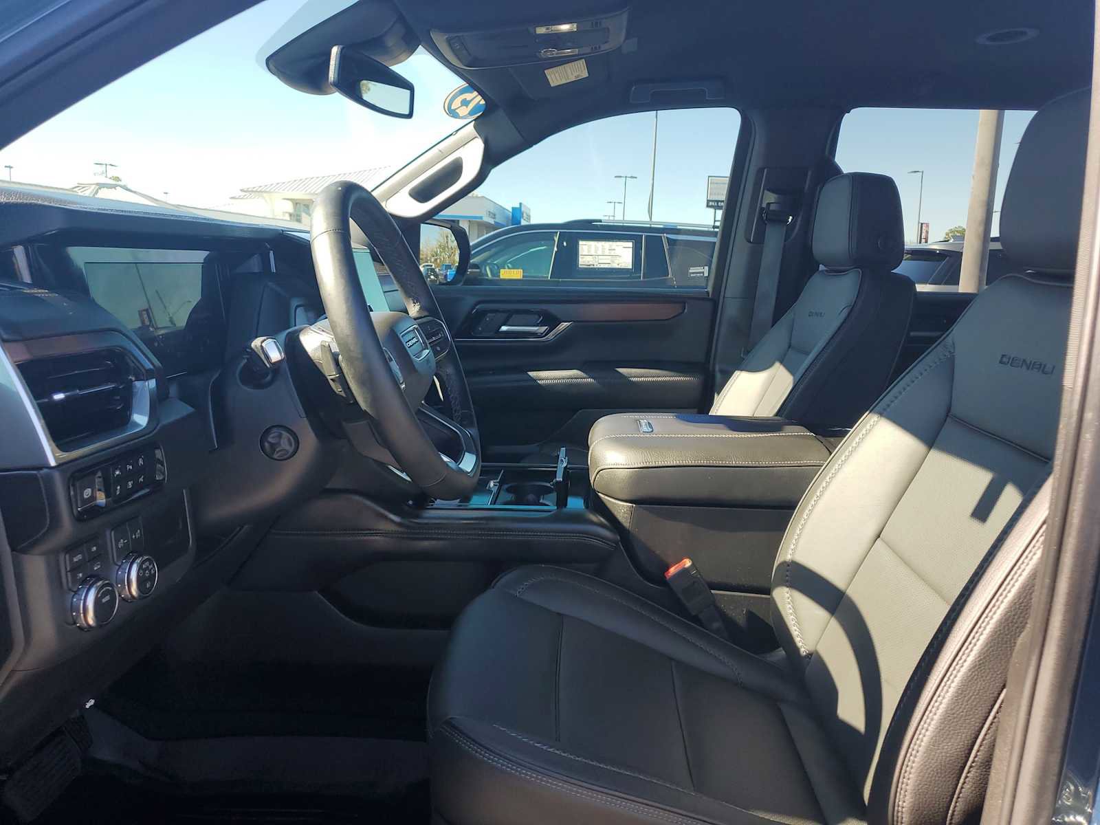 Used 2025 GMC Yukon Denali image 13