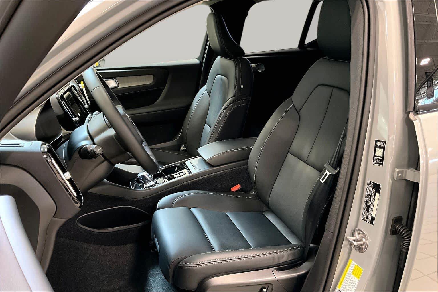 New 2026 Volvo XC40 B5 Plus w/ Protection Package Premier AWD/4WD image 13