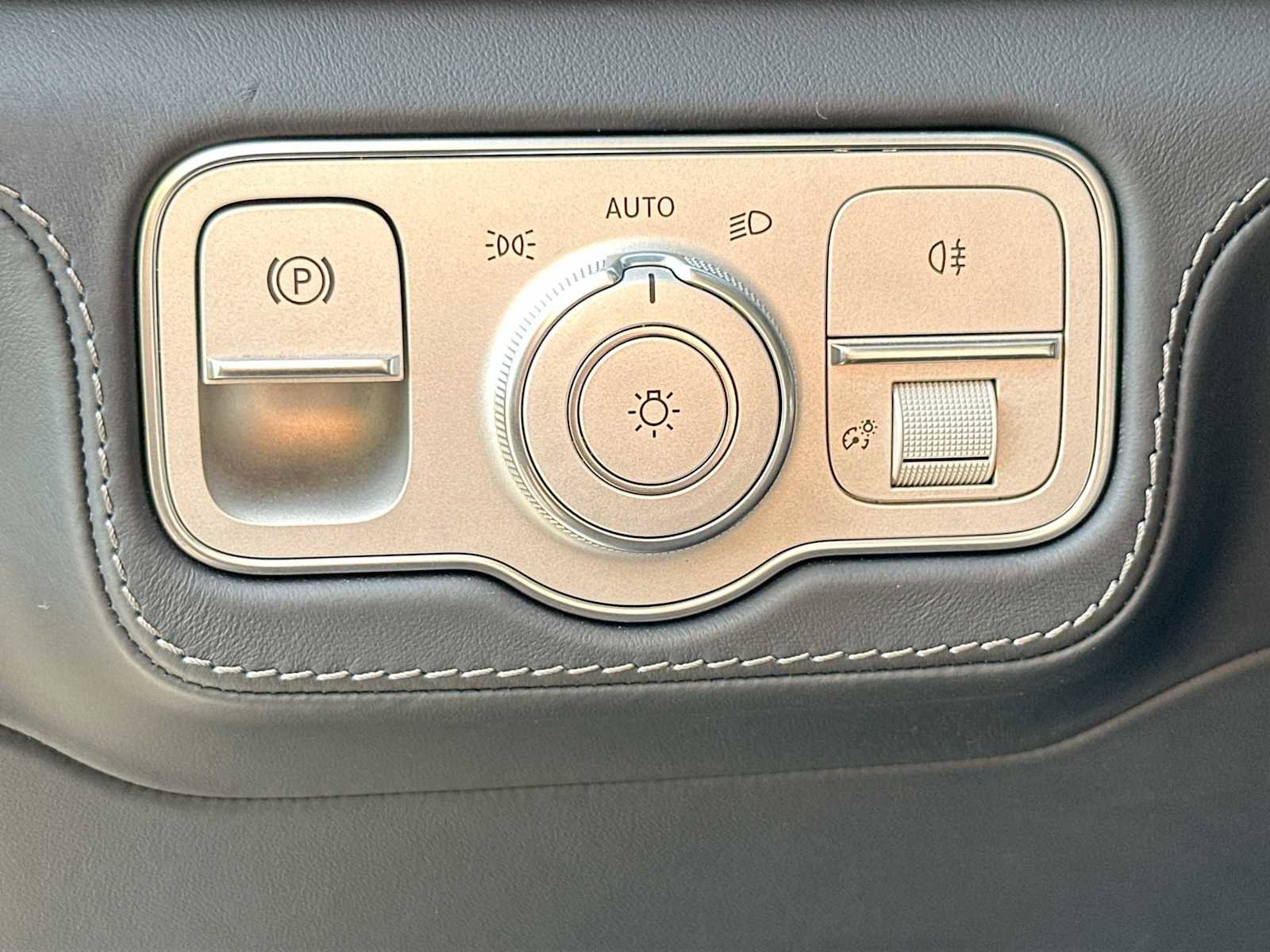 Used 2024 Mercedes-Benz Maybach GLS 600 4MATIC image 10