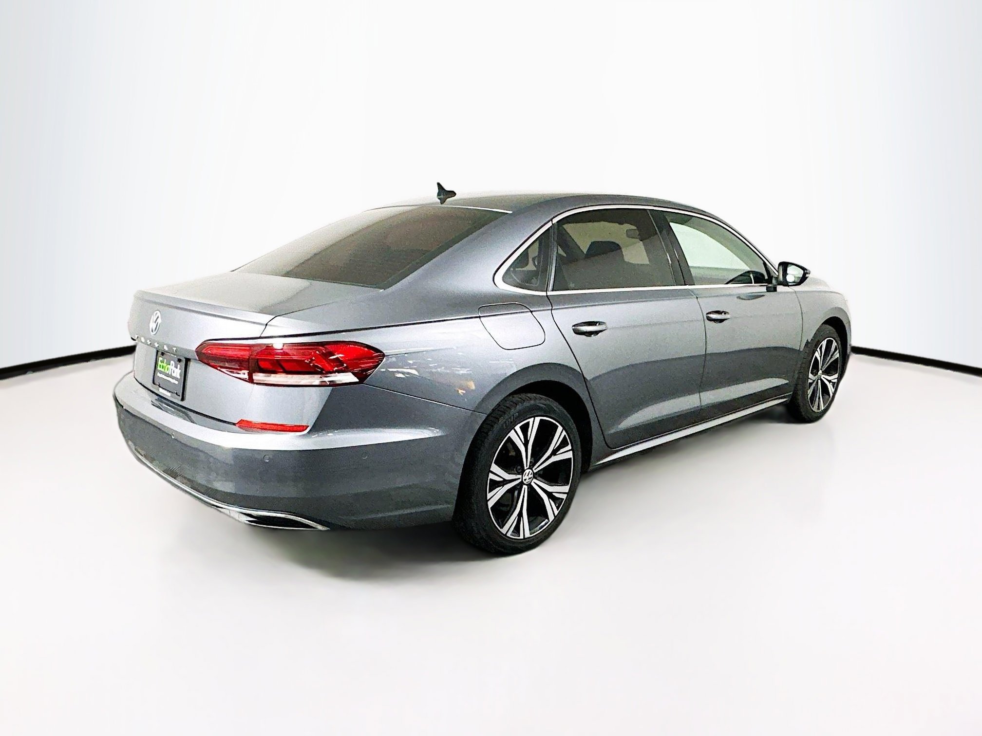 Used 2020 Volkswagen Passat 2.0T SEL image 9