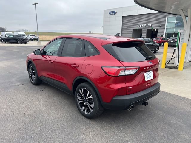 Used 2022 Ford Escape SE w/ SE Sport Appearance Package image 7