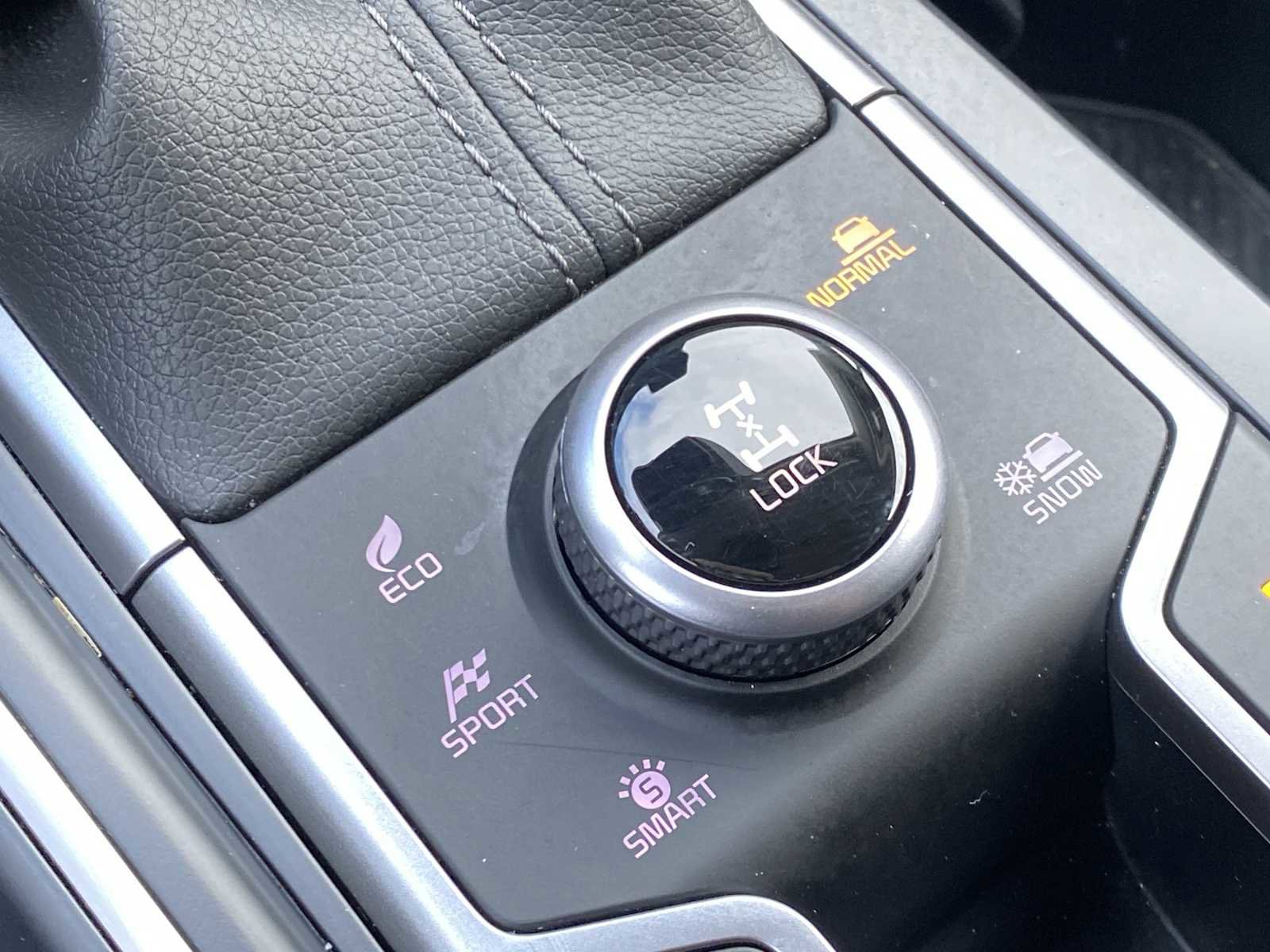 Used 2024 Kia Sorento S w/ Panoramic Sunroof Package image 25