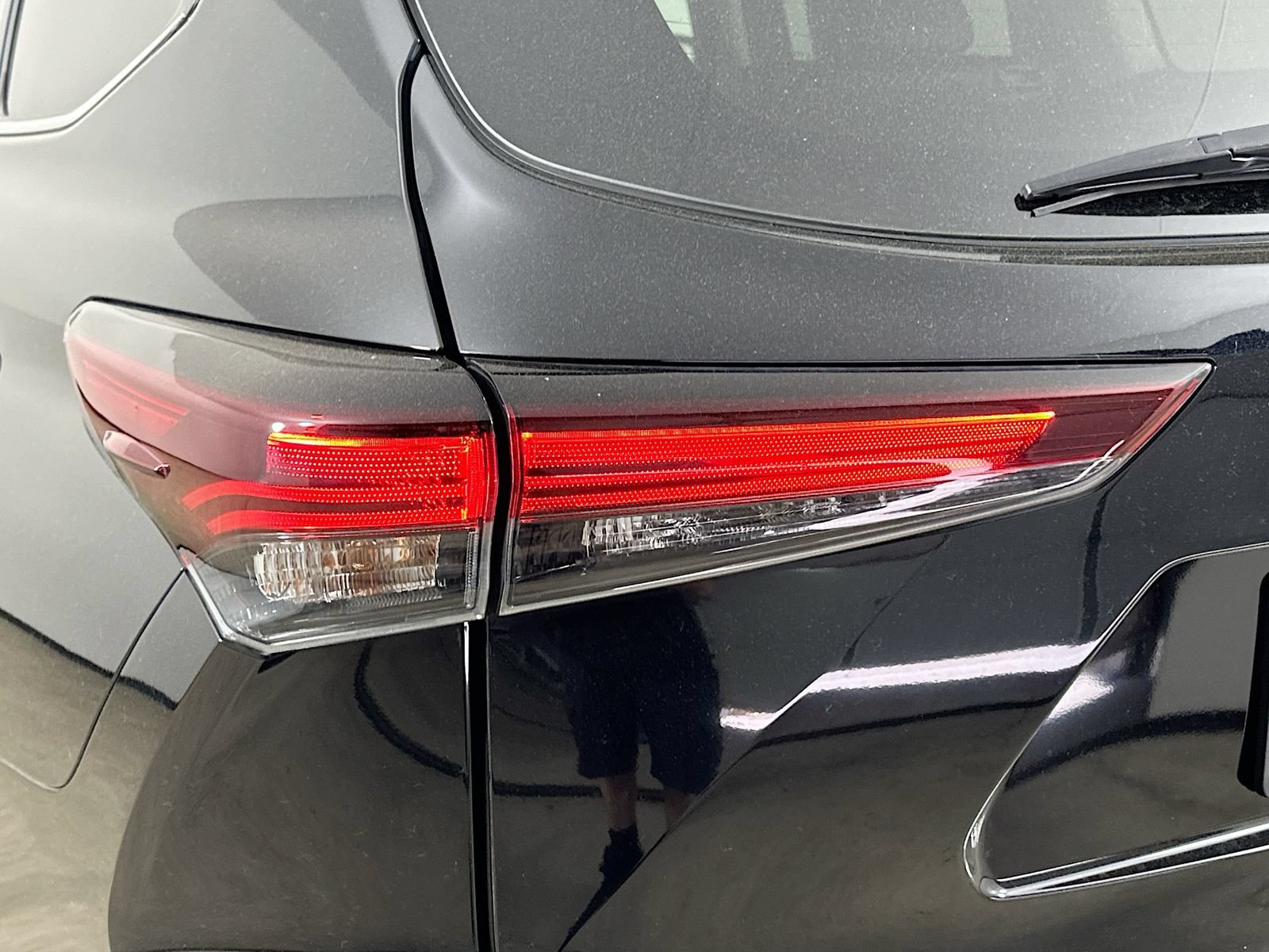 Used 2024 Toyota Highlander Platinum AWD/4WD image 12