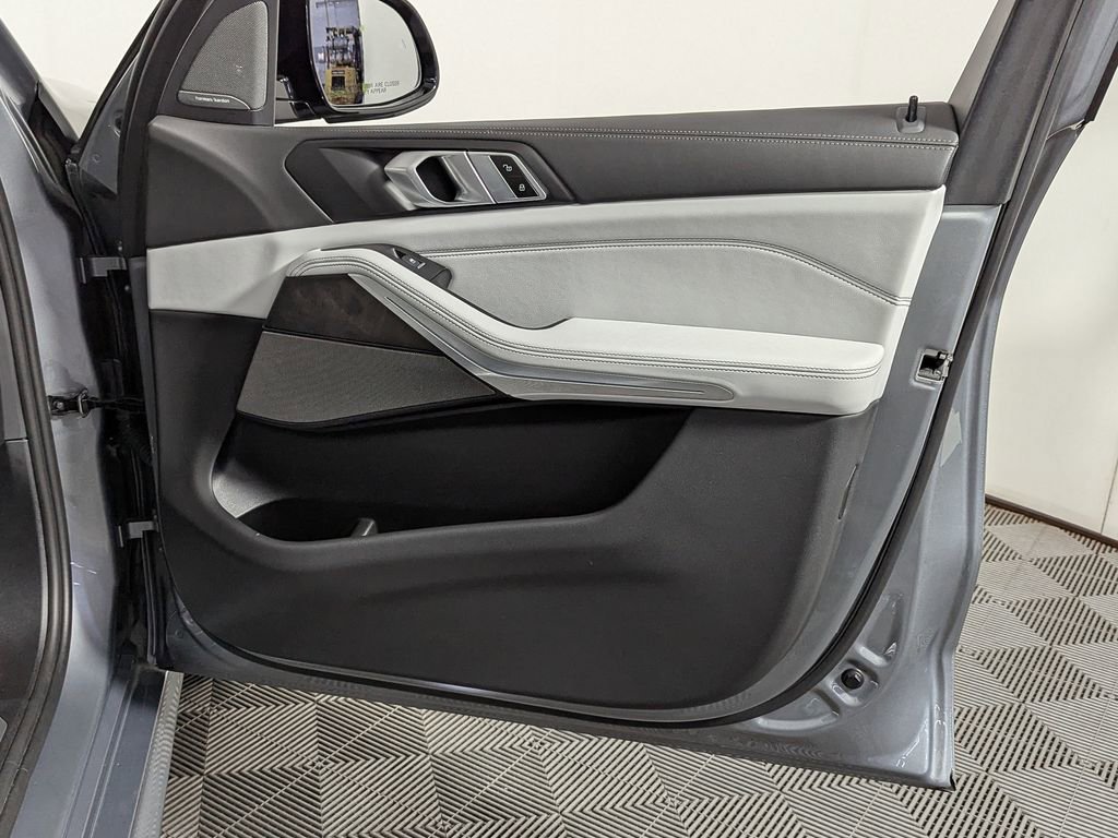 Certified 2024 BMW X5 xDrive40i w/ M Sport Package image 34