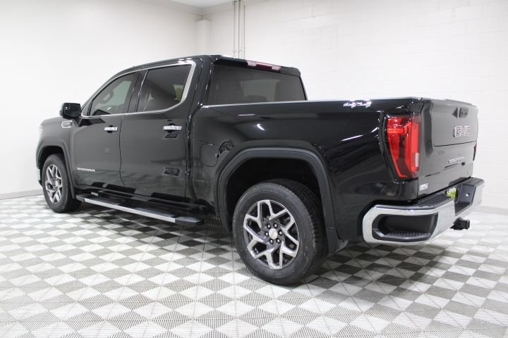 Used 2022 GMC Sierra 1500 SLT w/ SLT Convenience Package AWD/4WD image 9
