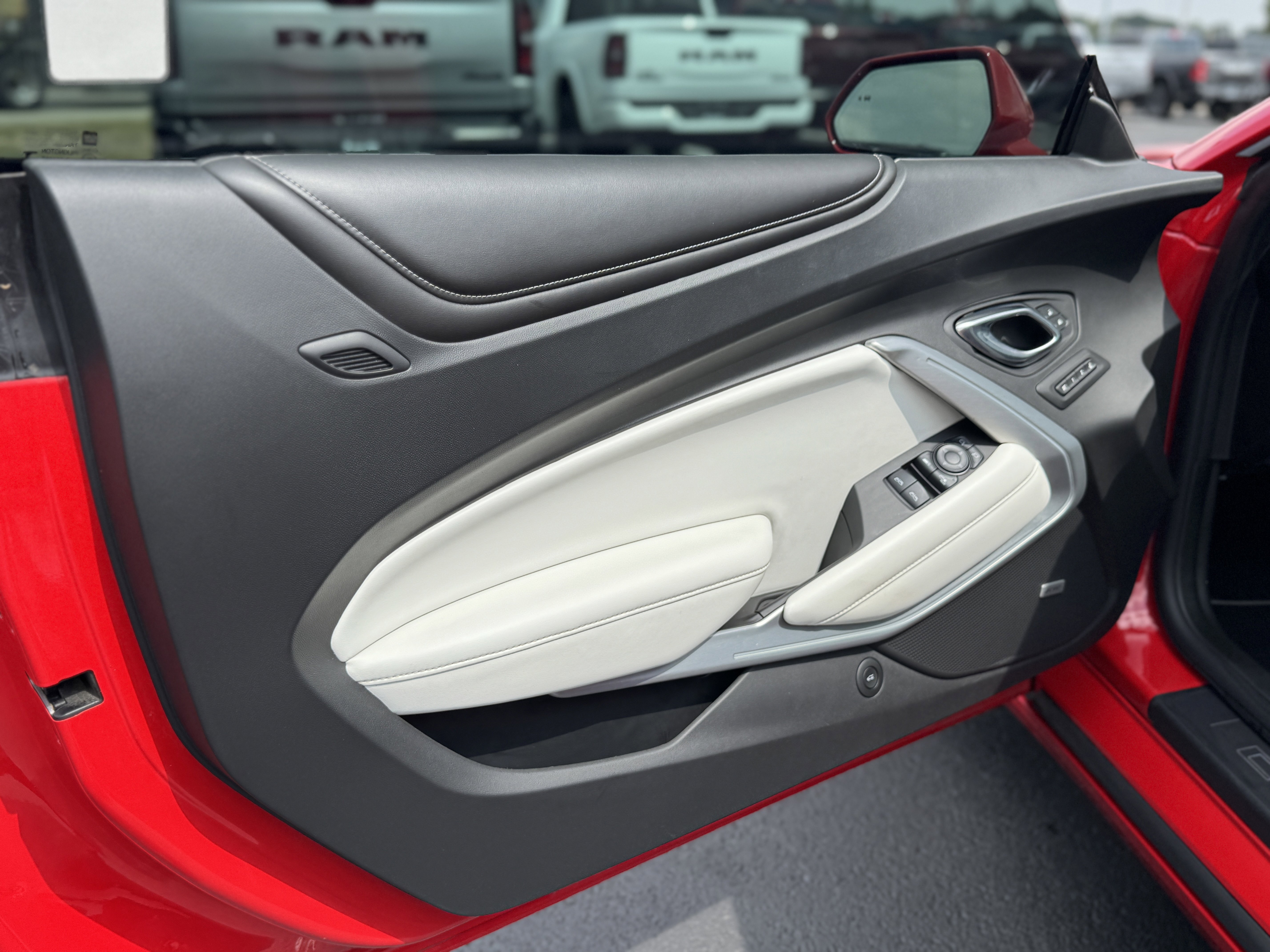 Used 2017 Chevrolet Camaro SS image 14