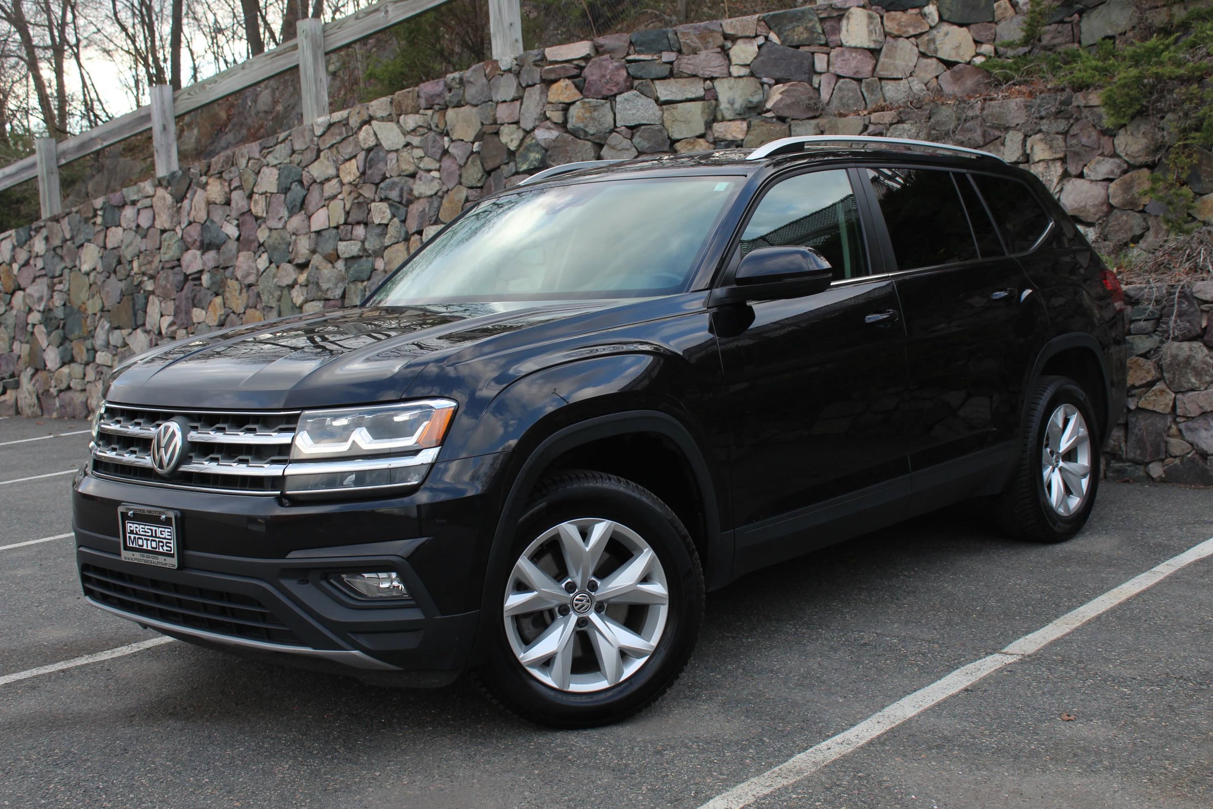 Used 2018 Volkswagen Atlas SE AWD/4WD image 2