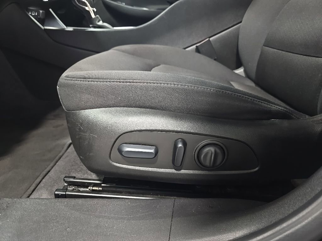 Used 2023 Chevrolet Malibu LT image 14