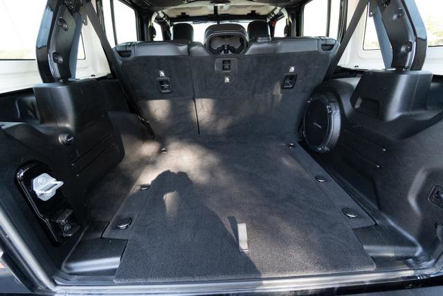 Used 2018 Jeep Wrangler Unlimited Rubicon w/ Dual Top Group image 33