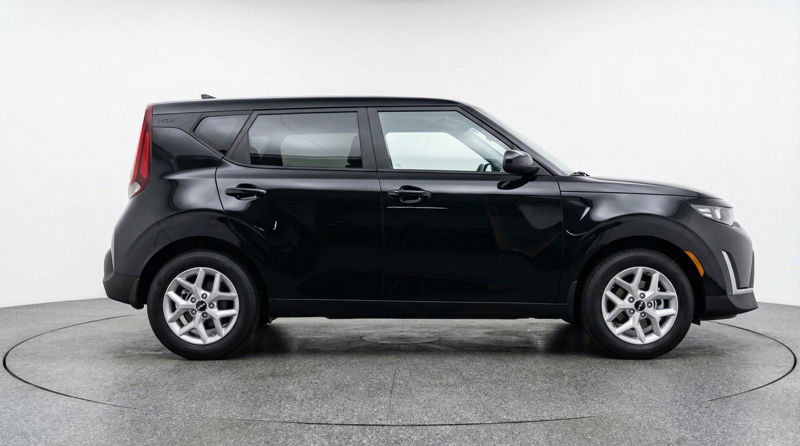 Used 2025 Kia Soul LX w/ LX Technology Package image 11