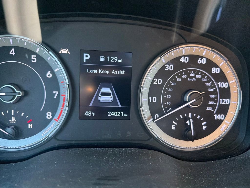 Used 2022 Hyundai Venue SEL FWD image 13