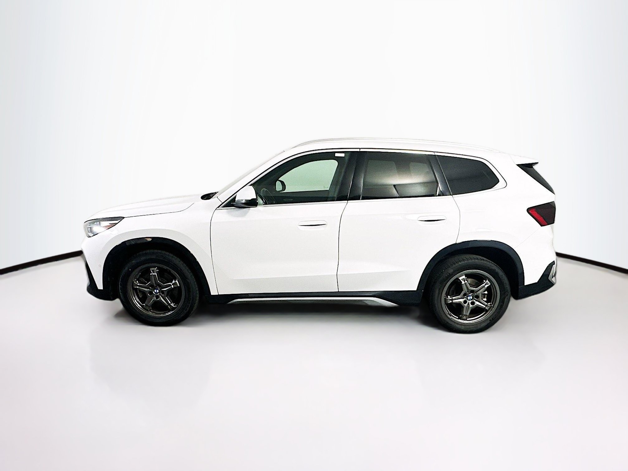 Used 2025 BMW X1 xDrive28i AWD/4WD image 4