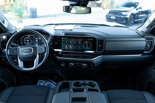 Used 2024 GMC Sierra 1500 Elevation image 15