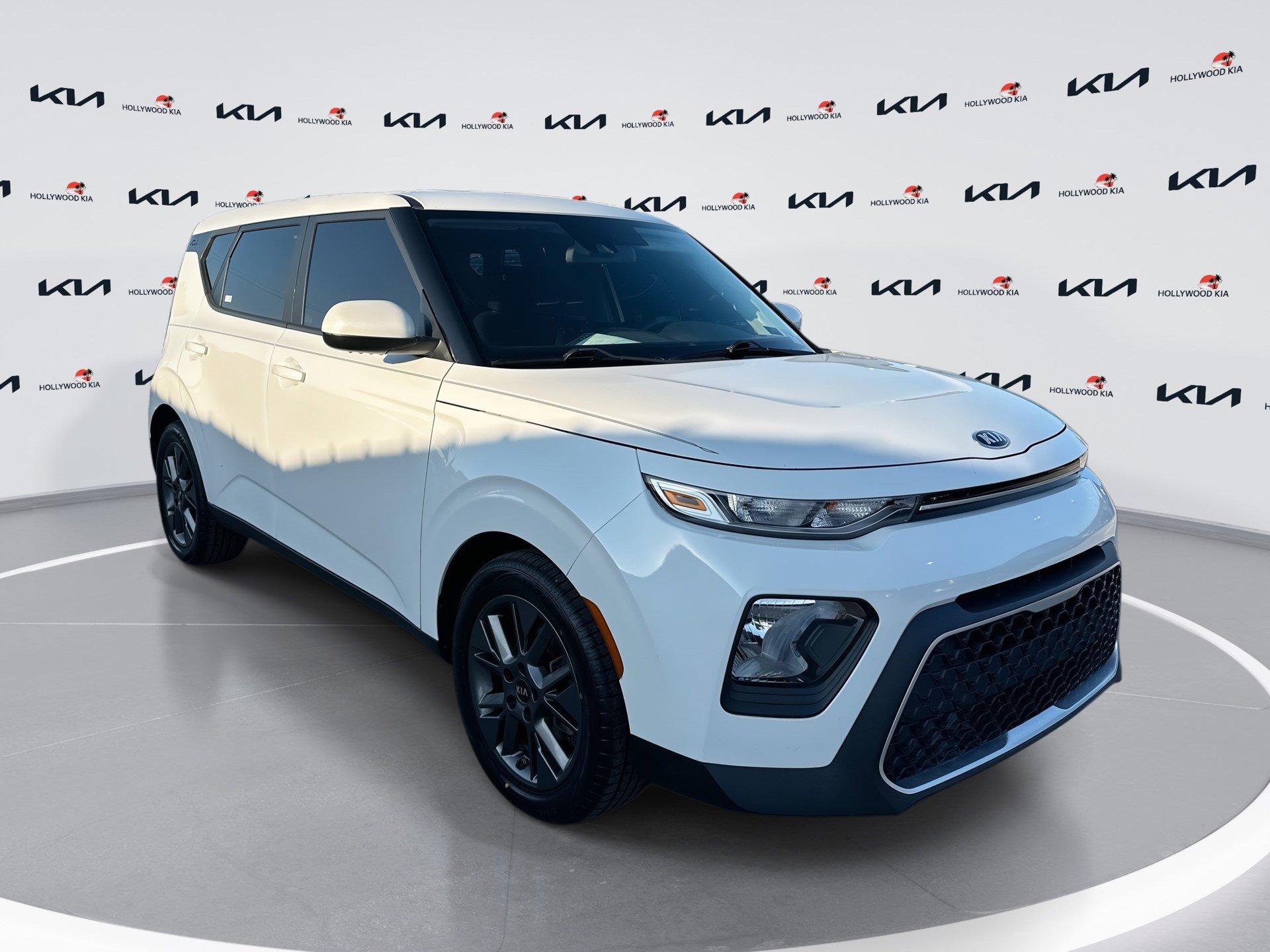 Used 2021 Kia Soul S FWD image 1